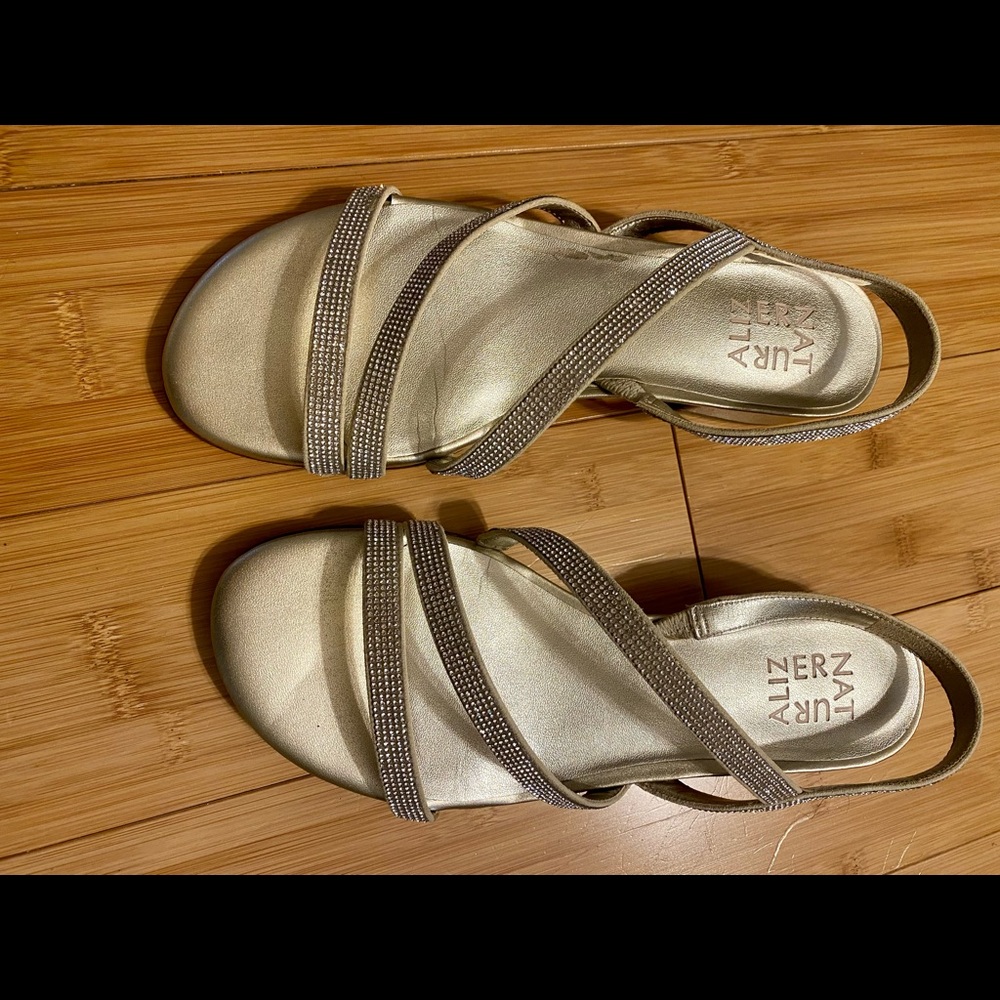 Fancy Naturalizer Maya sandals in champagne color